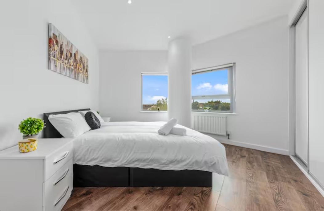 Airy 2Br Flat Delta London Dp332 Appartamento Croydon Esterno foto