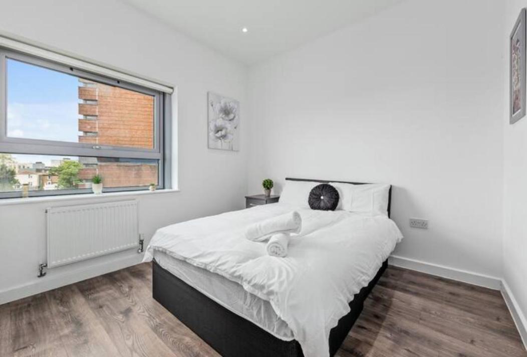 Airy 2Br Flat Delta London Dp332 Appartamento Croydon Esterno foto