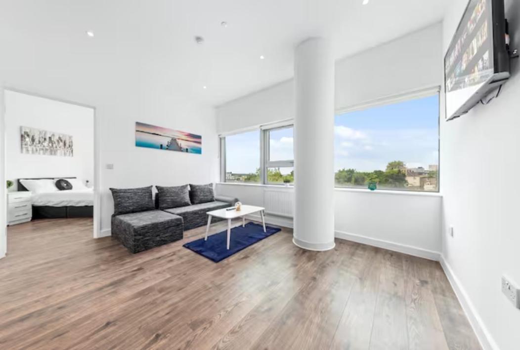 Airy 2Br Flat Delta London Dp332 Appartamento Croydon Esterno foto