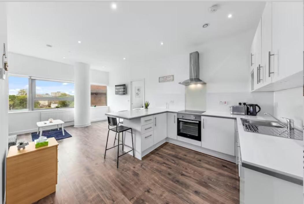 Airy 2Br Flat Delta London Dp332 Appartamento Croydon Esterno foto